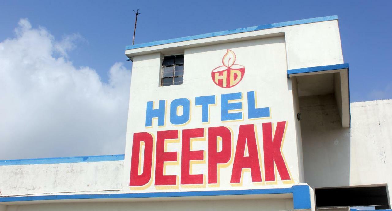Hotel Deepak Баккхалі Екстер'єр фото